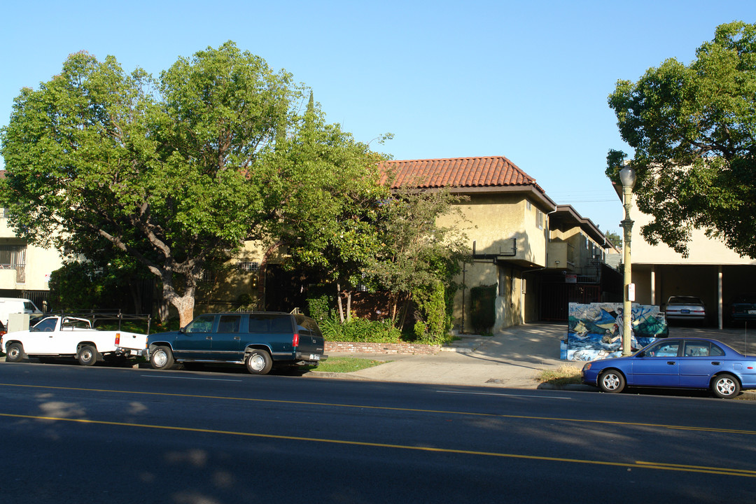 215 S Rampart Blvd in Los Angeles, CA - Building Photo