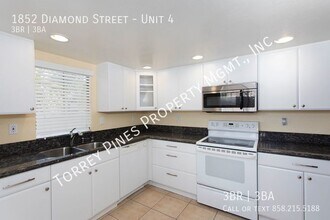 1852 Diamond St in San Diego, CA - Building Photo - Building Photo