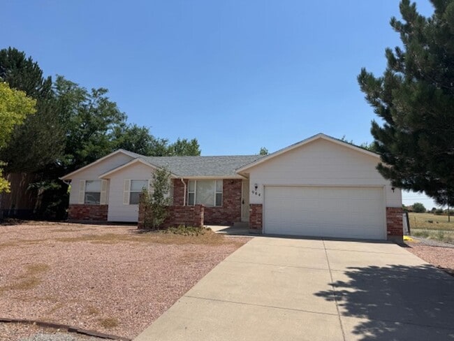 property at 984 S Honeysuckle Dr