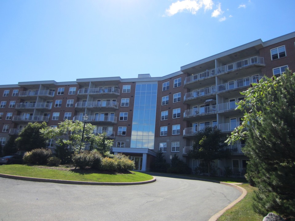 Kensington Suites in Halifax, NS - Building Photo