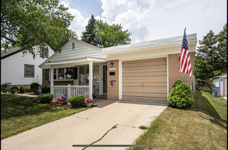 2941 S 56th St in Milwaukee, WI - Building Photo - Building Photo