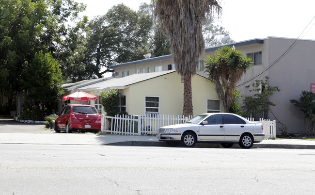 14802 Vanowen St in Van Nuys, CA - Foto de edificio - Primary Photo