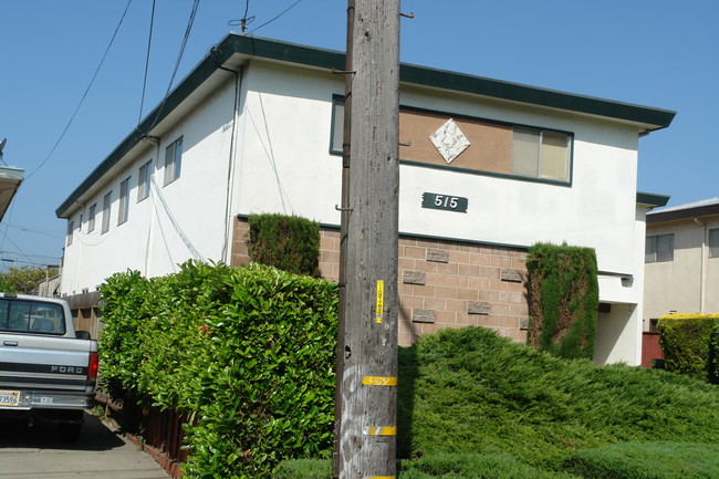 515 Oak St in El Cerrito, CA - Foto de edificio - Building Photo