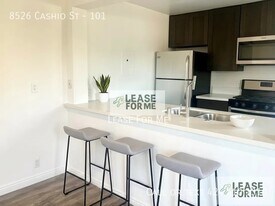 8526 Cashio St in Los Angeles, CA - Building Photo