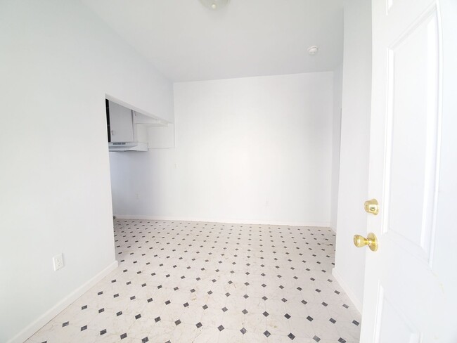 407 S 8th St in Vineland, NJ - Building Photo - Building Photo