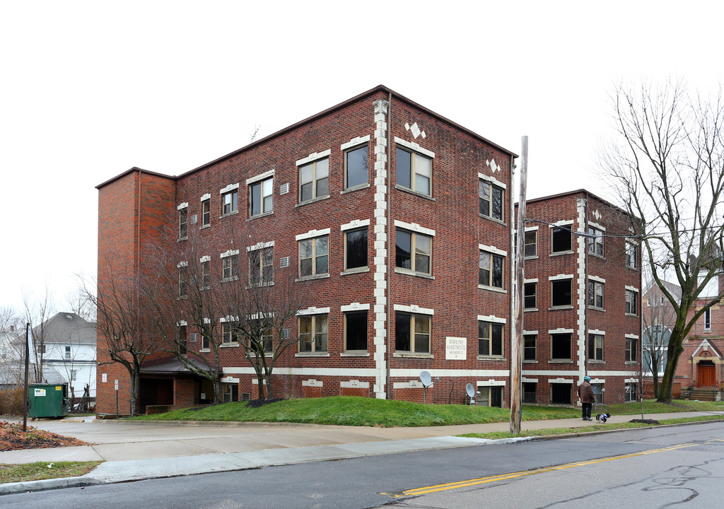 Rosaline Apartments in Akron, OH - Building Photo