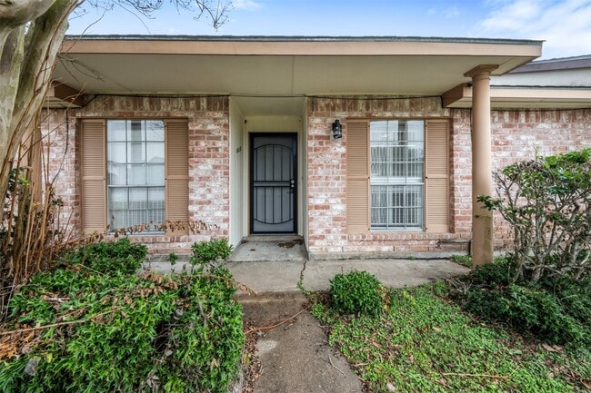 property at 6827 Chasewood Dr