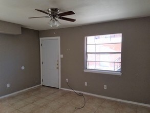 1801 Washington Ave-Unit -8 in Mission, TX - Foto de edificio - Building Photo