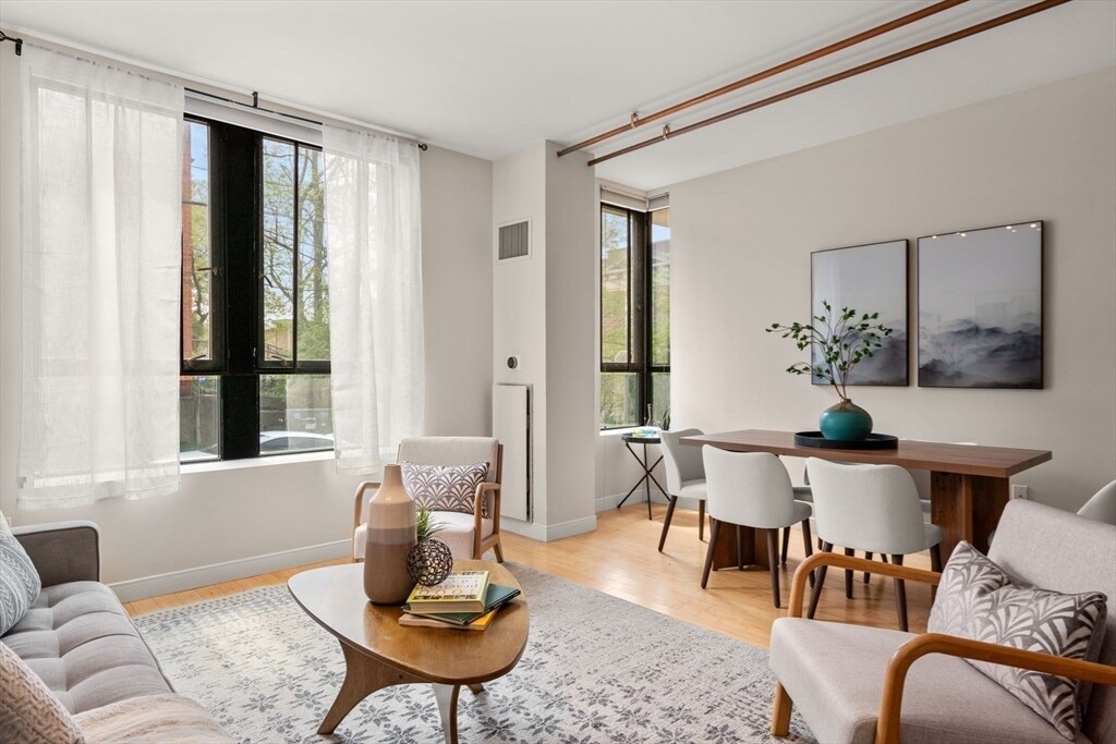 251 Heath St in Boston, MA - Building Photo