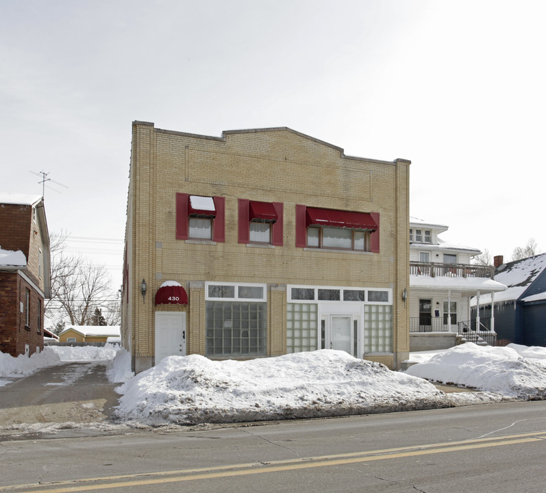 430 N Washington Ave in Royal Oak, MI - Foto de edificio