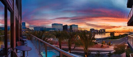 555 N College Ave in Tempe, AZ - Foto de edificio - Building Photo