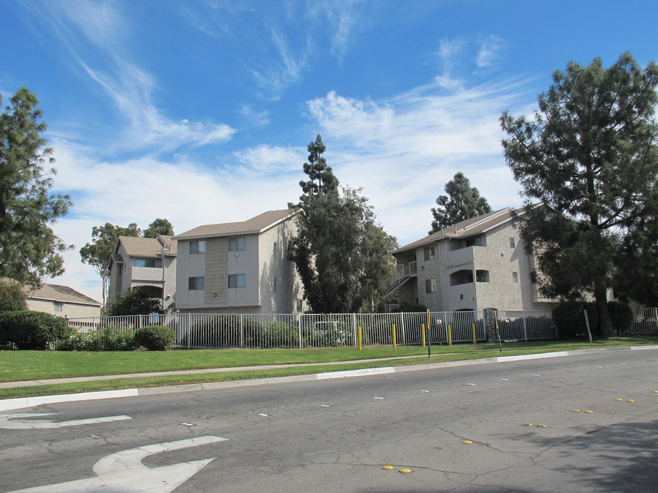 Courtyard Village in Pomona, CA - Building Photo