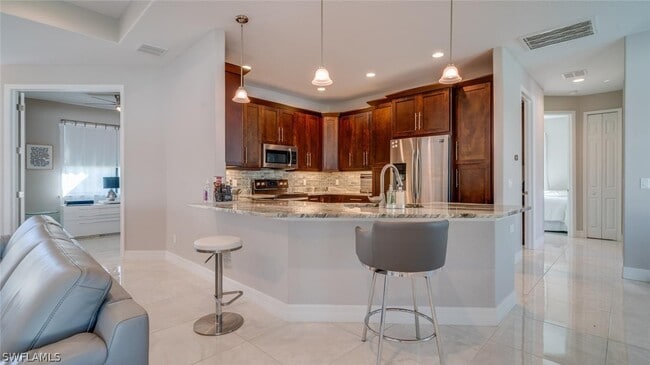 1815 SW 22nd St in Cape Coral, FL - Foto de edificio - Building Photo