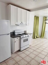 1100 W 48th St in Los Angeles, CA - Building Photo - Building Photo