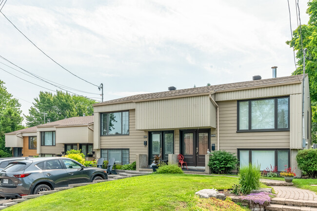 3467 Sainte-Foy Ch in Québec, QC - Building Photo - Primary Photo