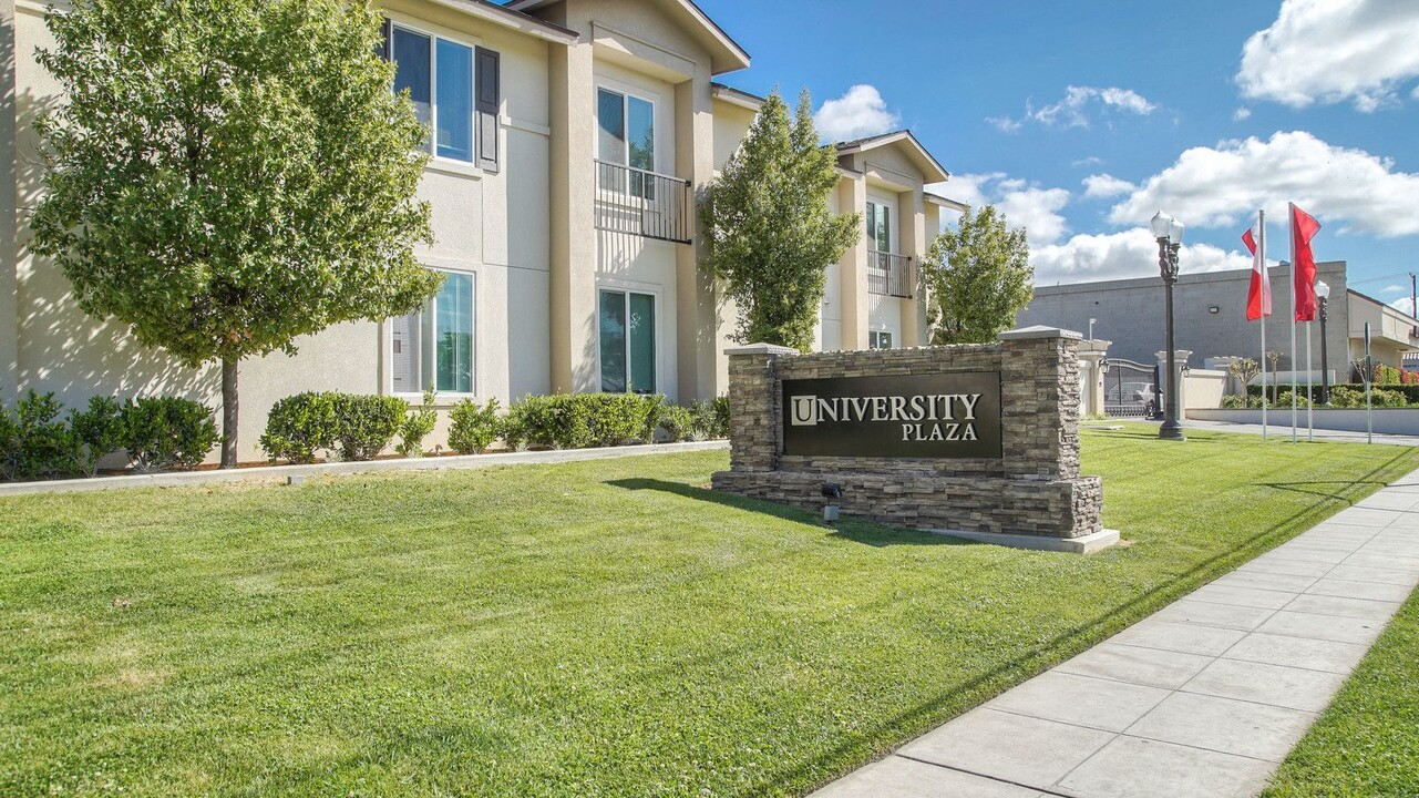 University Plaza in Fresno, CA - Building Photo