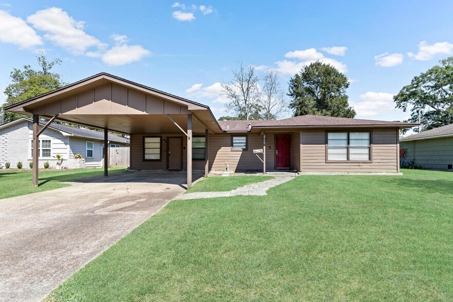 4770 Corkwood Ln in Beaumont, TX - Building Photo