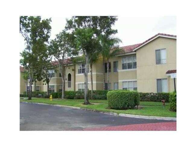 12620 VISTA ISLES Dr in Sunrise, FL - Building Photo - Building Photo