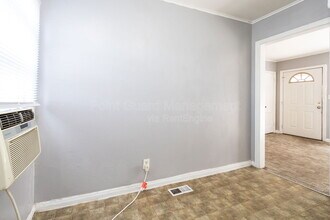 1728 N Holyoke Ave in Wichita, KS - Building Photo - Building Photo