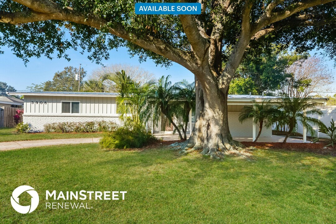 3908 Cape Vista Dr in Bradenton, FL - Building Photo
