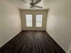 878 Blushing Rose Pl in Henderson, NV - Foto de edificio - Building Photo