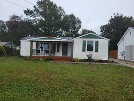 232 Fulcher Landing Rd in Sneads Ferry, NC - Building Photo