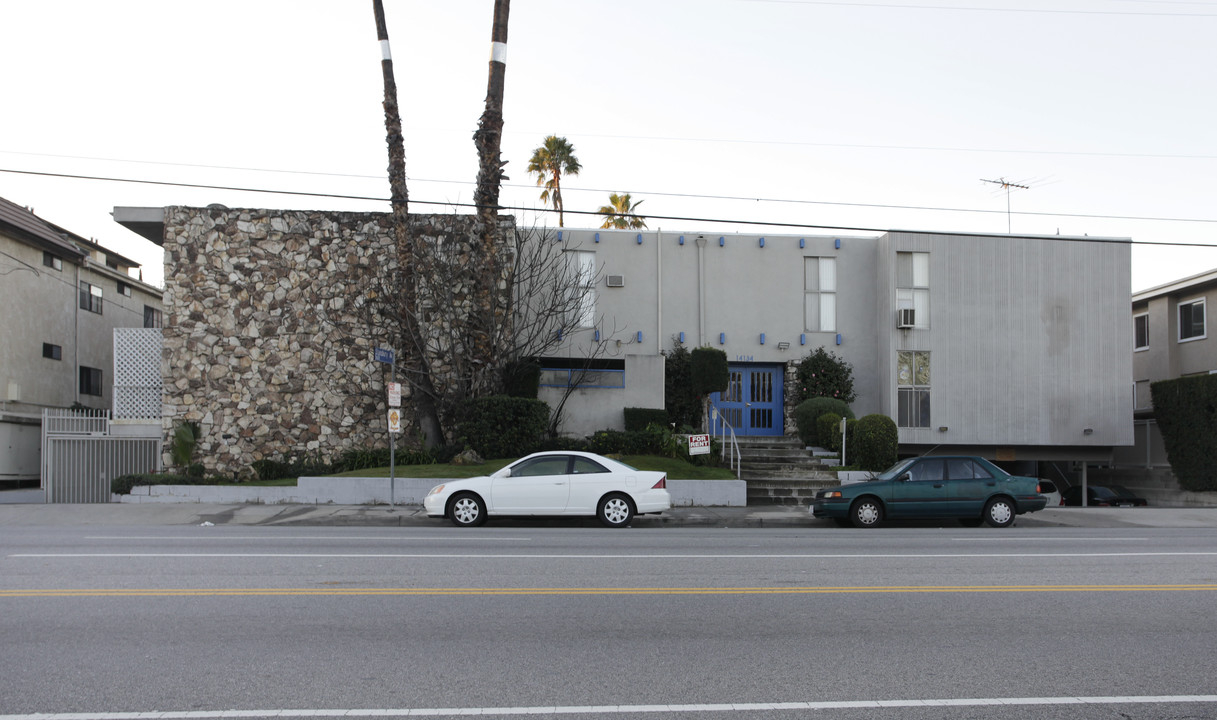 Burbank Park Apartments in Sherman Oaks, CA - Building Photo