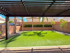 10139 White Mulberry Dr in Las Vegas, NV - Foto de edificio - Building Photo