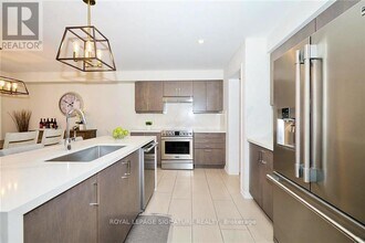 7830 Buckeye Cres in Niagara Falls, ON - Building Photo - Building Photo