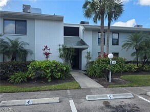7105 Quail Run Ct W in Ft. Myers, FL - Building Photo - Building Photo