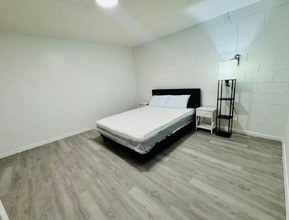 536 Cheshire Way in Davenport, FL - Foto de edificio - Building Photo