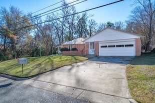 175 E Elm St in Canton, TX - Building Photo