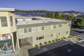 1601 Bridgeway in Sausalito, CA - Foto de edificio - Building Photo