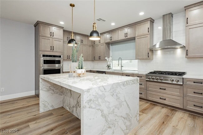 8095 Carpenter Creek Ave in Las Vegas, NV - Building Photo - Building Photo