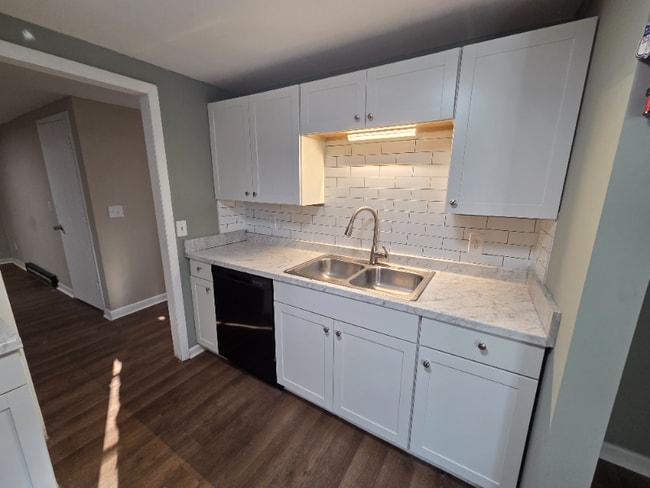 2422-2424-2424 Tinnell Ct