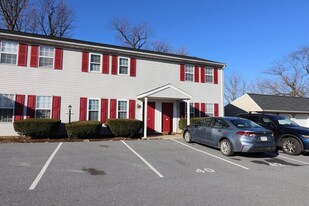 40 Oriole Dr in Ephrata, PA - Building Photo