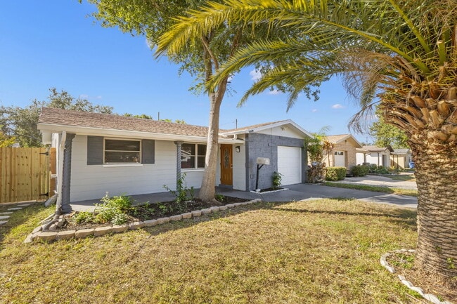 5718 20th Ave N in St. Petersburg, FL - Building Photo - Building Photo