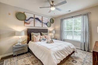 Centerview at Crossroads in Raleigh, NC - Foto de edificio - Building Photo