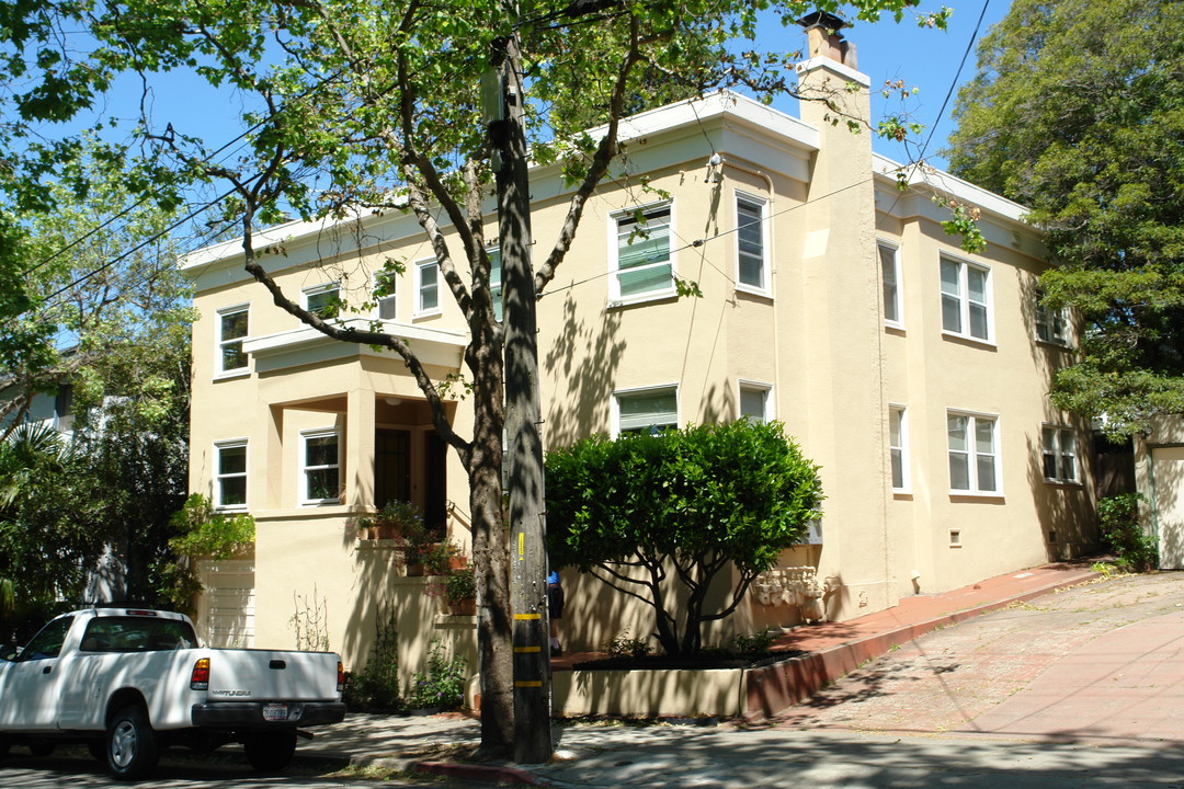 2271 Cedar St in Berkeley, CA - Building Photo