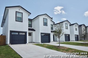 8427 V. Verona in San Antonio, TX - Building Photo - Building Photo