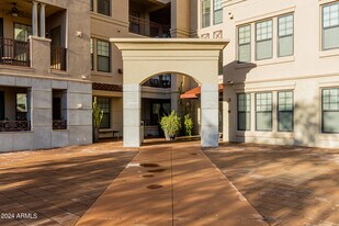 7291 N Scottsdale Rd in Scottsdale, AZ - Building Photo