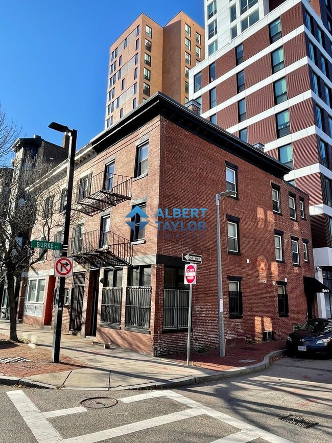 4 Burke St, Unit 1, Unit 1