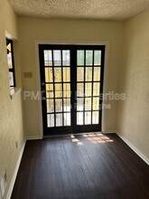 1510 Cherrycrest Ln in Dallas, TX - Building Photo - Building Photo