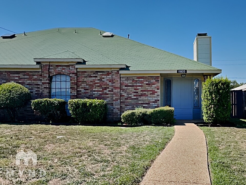 11805 Garden Terrace Dr in Dallas, TX - Building Photo