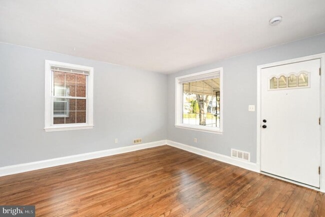 218 Maryland Ave in Towson, MD - Foto de edificio - Building Photo