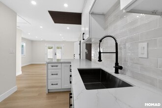 212 E Florence Ave in Anaheim, CA - Building Photo - Building Photo