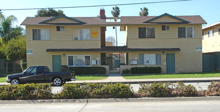 2155 N Towne Ave in Pomona, CA - Building Photo - Building Photo