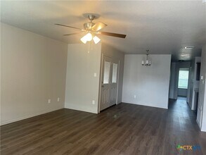 547 Lost Trl in Copperas Cove, TX - Foto de edificio - Building Photo