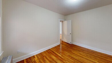 1626 Commonwealth Ave, Unit 6 in Boston, MA - Foto de edificio - Building Photo