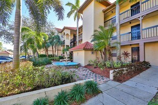 2400 Feather Sound Dr in Clearwater, FL - Building Photo